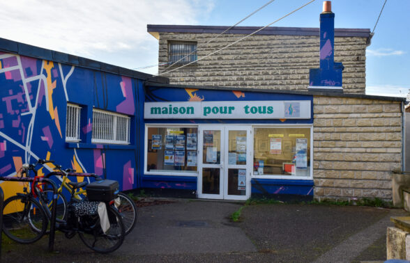 Entrée de la Maison pour tous