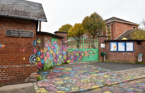 Entrée de l'école élémentaire Jean Jaurès