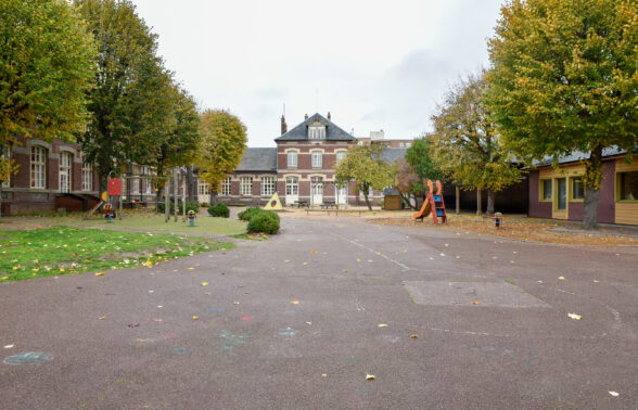 Cour de l'école maternelle Jean Jaurès