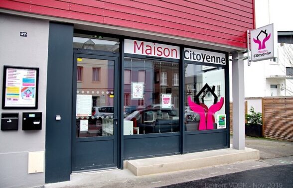 Façade de la maison citoyenne grenet-voltaire